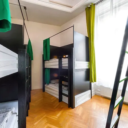 Adagio Basilica Hostel *