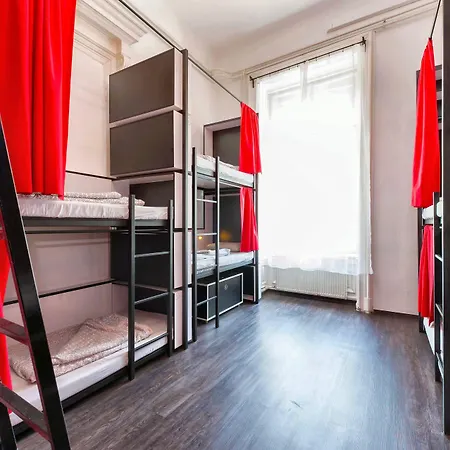 Hostel Adagio Basilica *
