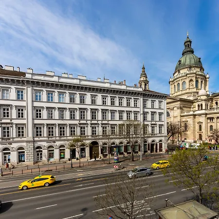 Adagio 2.0 Basilica Hostel *