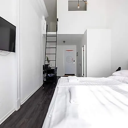 Adagio Basilica Hostal *