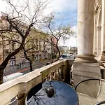 Hostal Adagio Basilica