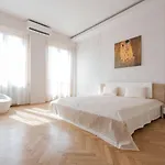 Adagio Basilica Hostal