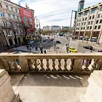 Hostal Adagio Basilica *